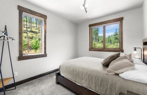 Snowghost Den-Luxury Ski In Ski Out Home Sleeps 9 with 3 Bedrooms 2 and a half Bathrooms and Private Hot Tub - Foto 15