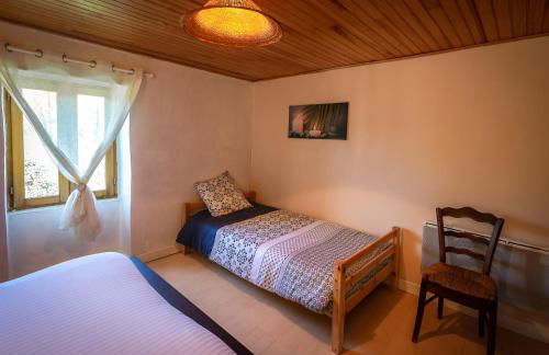 Charmante Maison dans les Gorges de la Sioule - Foto 16