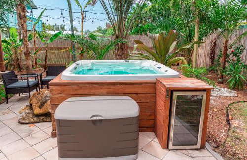 Near Beach Hot Tub Pet-Friendly - Foto 2