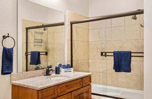 Cliffside Lake Retreat - 2 Bdr, Walk to Table Rock - Foto 54