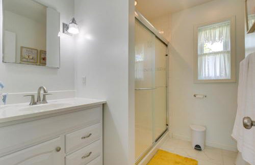 Home with Hot Tub and Deck about 3 Mi to Ark Encounter! - Foto 12