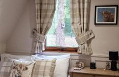 Bonnie Lodge-Lochside Location with Hot Tub - Photo 18