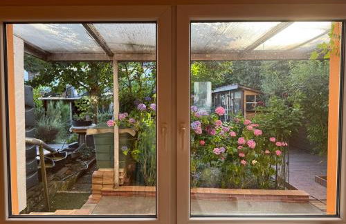 Near Messe, Airport, City Center with Private Garden and Parking - Foto 6