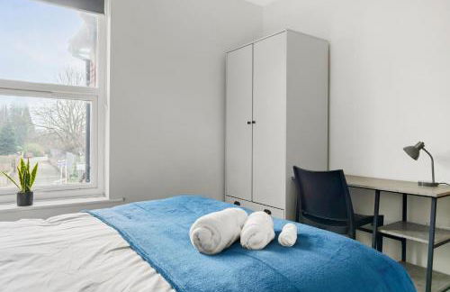 Lovely 2 Bedroom House - Free Parking - Accommodation near QMC Hospital & University of Nottingham - Suitable for Short Stays & Long Stays - Photo 8