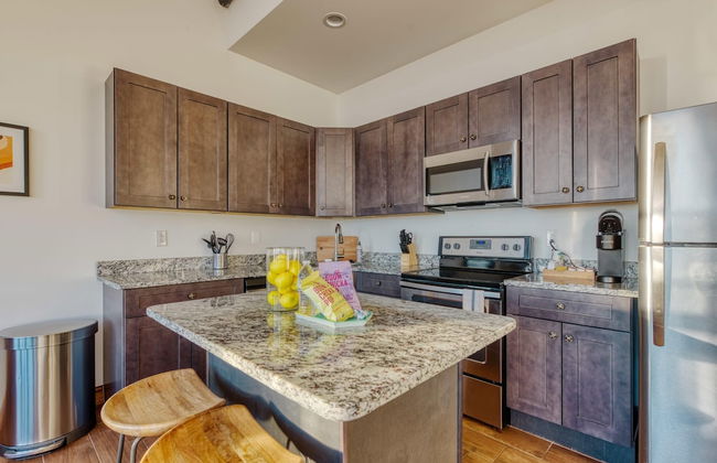 Sosuite 1BR Penthouse w W D Gym On-site Bar - Foto 9