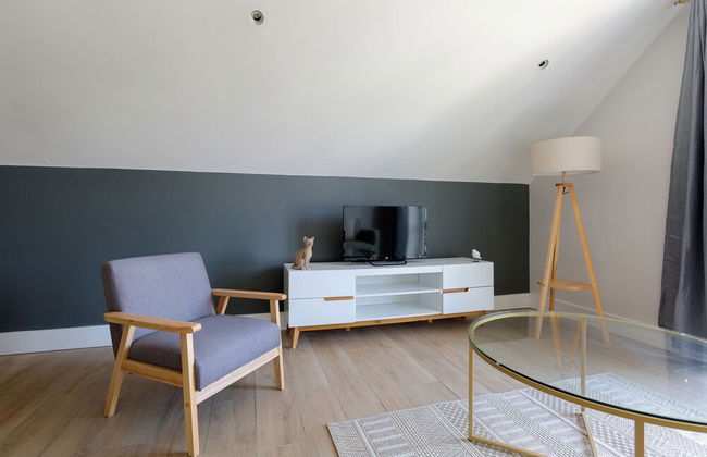 Elegant 2 Bed Flat with Balcony in Finchley - Foto 9