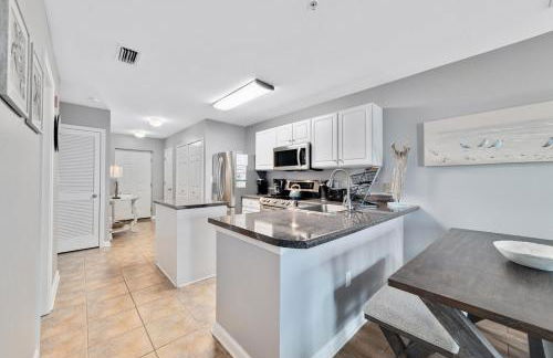 Cozy 2bd/2ba w/ View, Sleeps 6 - Photo 98