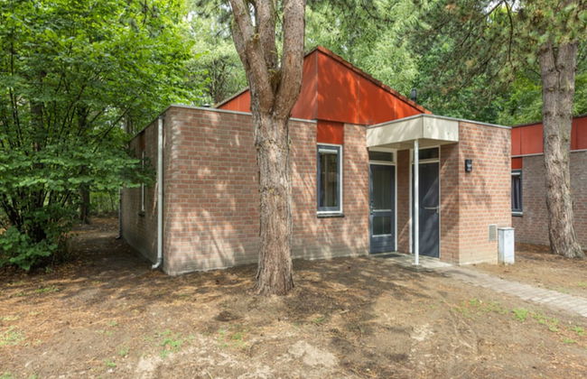Restyled Bungalow with Dishwasher near Nature Reserve - Photo 1