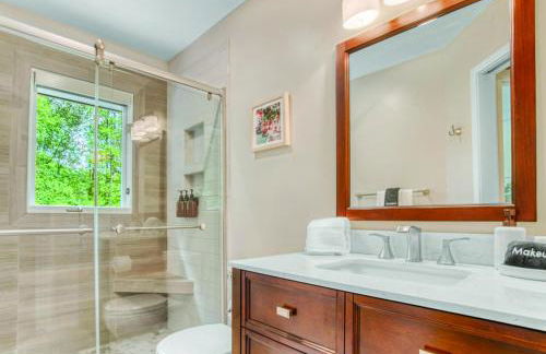 7 Bdrm, Pickleball, Bball, HotTub, FirePit, Golf! - Foto 52