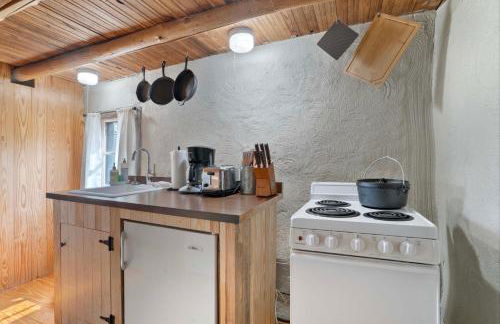 Rustic Baileys Retreat Cabin Near Wineries! - Foto 12