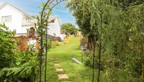 Charlecote House - Photo 3