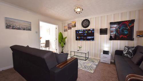 Highwoods Haven Luxury Stay with Garden and Parking - Foto 1