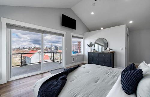 Spacious 3BR Home Sleeps 8 Private Backyard - Foto 23