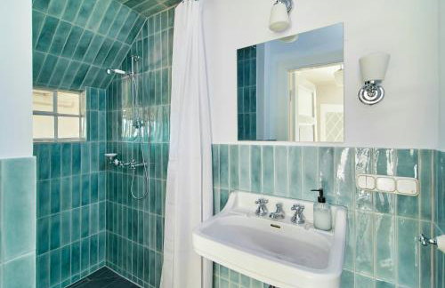 Stylish Apartment In A Historic Country House - Photo 15