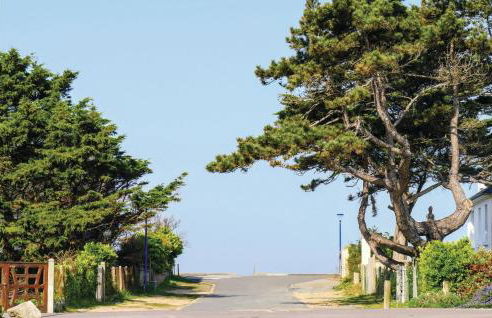 Awesome Home In Hauteville-Sur-Mer - Foto 7