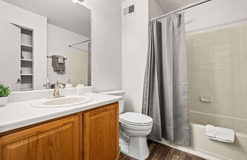 Spacious SIX Bedroom, Great Location - Foto 29