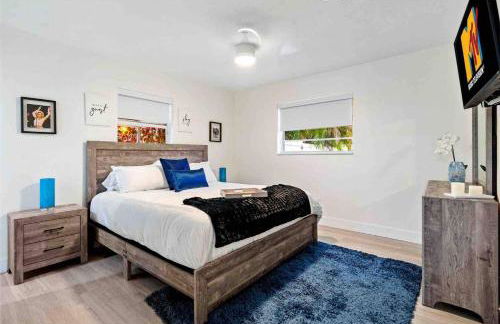 Villa Oasis 3 Miles to Hard Rock Stadium & Casino, Guitar Hotel Nearby, Pool, Game Room, Sleeps 12, 15 Min to Beach - Foto 13