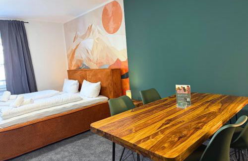 VYLD Fuchs Suite - Urban, Aufzug & Balkon - Foto 11