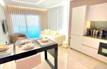N K Suite - Design Boutique Stay with City view - Foto 1