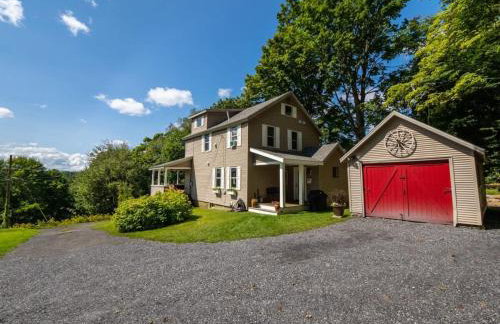 Berkshire Vacation Rentals: Centrally Located Historical Home - Foto 39