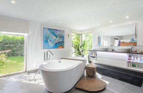 Stylish Ibiza Villa Near Beaches Private Pool & Lush Garden - Foto 3