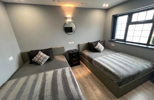Urban Escape 4BedRoom House- With Free private Parking - Birmingham City - Foto 48