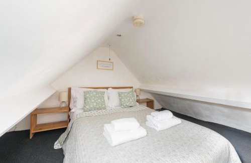 Cosy Cotswolds Farm Stay with Log Burner - Peaceful Winter Retreat - The Dairy - Foto 28