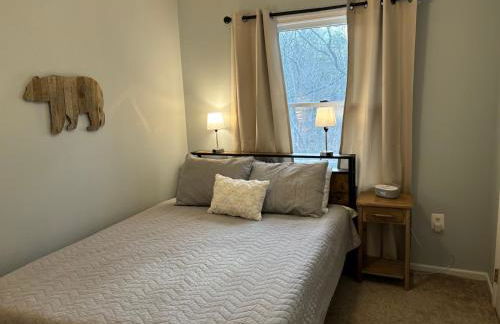 Lazy Basye Shenandoah Cabin with Hot Tub, Sleeps 10 - Foto 53