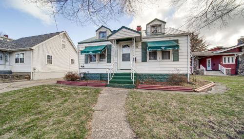 Walk to Lake Erie and Beach Access Home with Deck! - Foto 2