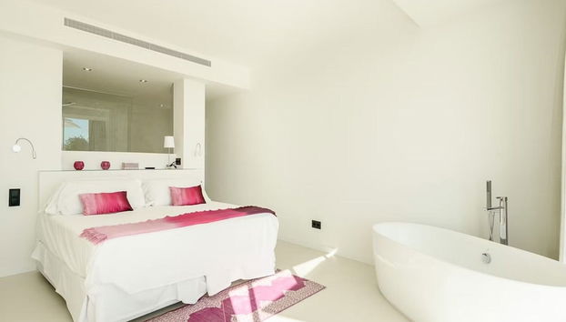 Charming Ibiza Villa with 4 Bedrooms, 1265 - Foto 2, Imagen principal