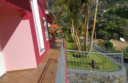 Pink House - Photo 34