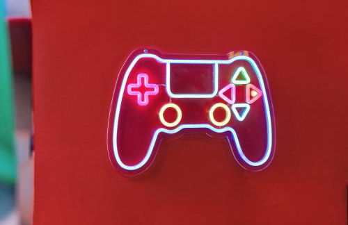 Fire and Fun Luxe Stay w Pool Hot Tub and Game Room - Foto 66