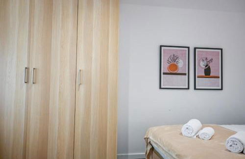 Apartment with Balcony on Calle Santa Engracia Temporal SEN1692 - Foto 36