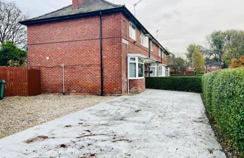 Beautiful and Homely 3 Bed House With FREE Parking So Close To Man City and City Centre - Foto 36