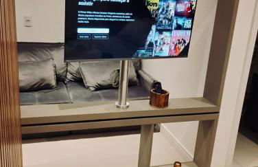 Studio 124 luxuoso, novo, bem equipado com ar condicionado e cozinha completa - Centro Mogi - Foto 56