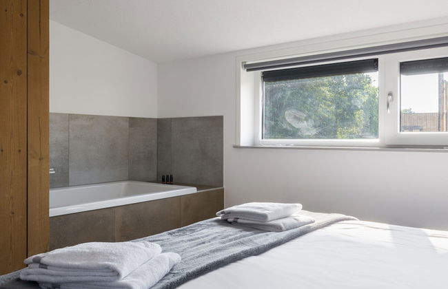 Lodge in Vlissingen Near North Sea Beach - Photo 2