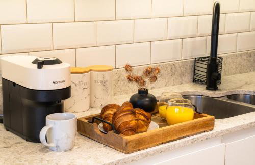 High-Spec Home, Office, SkyTV - for Families, Relocators & Contractors - Foto 18