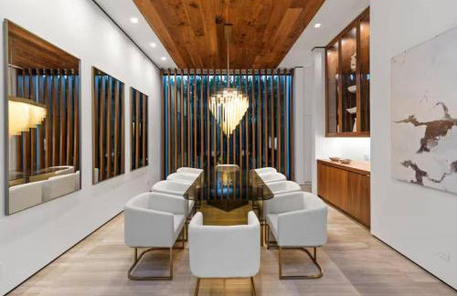 Luxurious 5BR Villa in BH with Pool, Theater, and Views - Foto 13