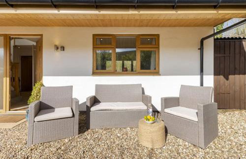 Stunning cottage with hot tub - Photo 10