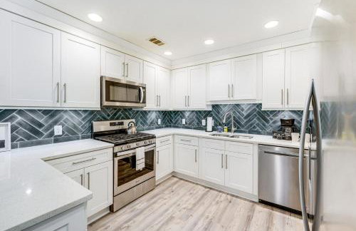 about 1 Mi to Dtwn Alpharetta Home with Screened Porch! - Foto 10