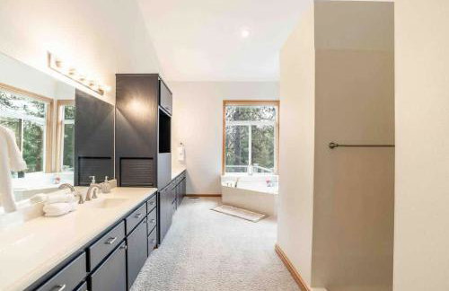 Breathtaking Lake Fernan Views & Cozy Comforts - Foto 37