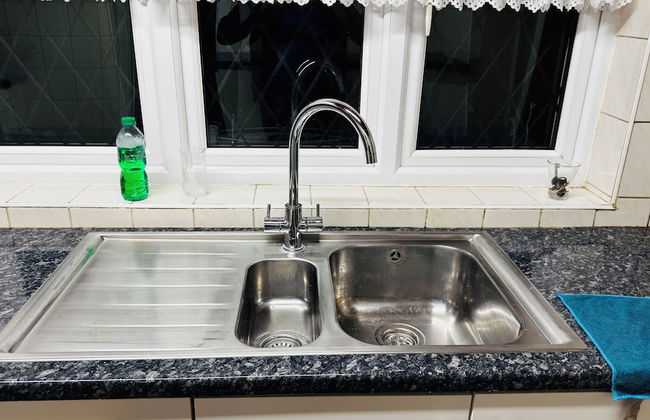 Spacious 4 Bedroom House in St Albans - Foto 19