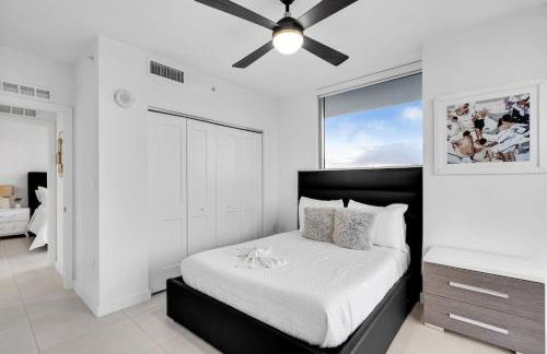 Brickell Border 3BR by Untitled Stay - Photo 35