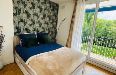 Proche Château de Versailles avec balcon vu sur une forêt et parking gratuit pour 5 personnes maximum - Foto 5