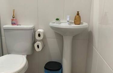 Kitnet302 centro com linda vista da janela e tv smart - Foto 6