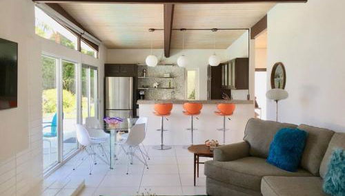 Live the Mid Mod Life at Mariposa Palms - Foto 3