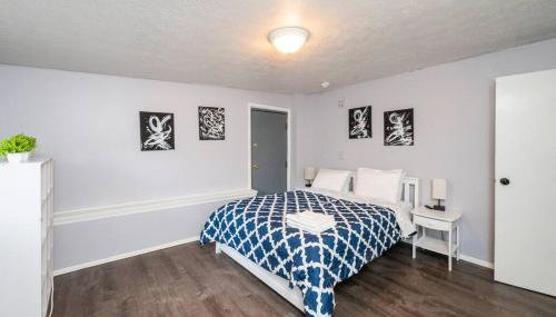 ROKU TVs - Washer & Dryer - QueenBeds - GroupStay - Foto 5