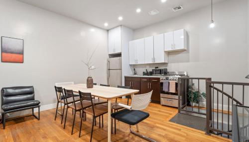 5BD Duplex w Private Patio BBQ and Arcade Games - Photo 3