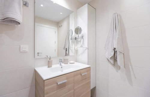 Marbella luxury brand new 2-bedroom apartment, 3 min walk to the beach! - Photo 17