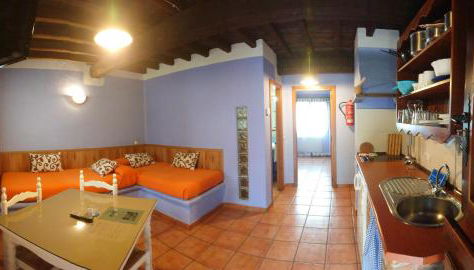 El Canchal de la Gallina -Cafetería -Aparcamiento gratis - Jacuzzi - Piscina de agua caliente abierta desde el 28 de Marzo - Foto 5